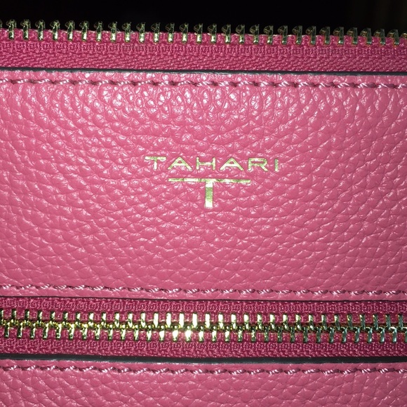 Crossbody purse by Tahari NWOT - Picture 6 of 8